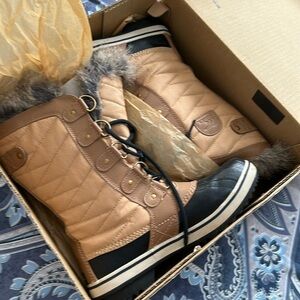 Sorel Tofino II boots